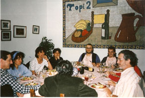 Primer encuentro de profesionales franceses en Zaragoza, en la visita al Centro Sociolaboral TOPI, del Picarral, que tiene una Escuela de Hostelería